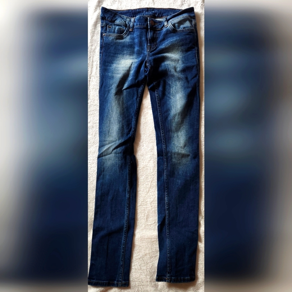 Z1975 Zara Low Rise Skinny Fit Jeans with Dark Vintage Wash.